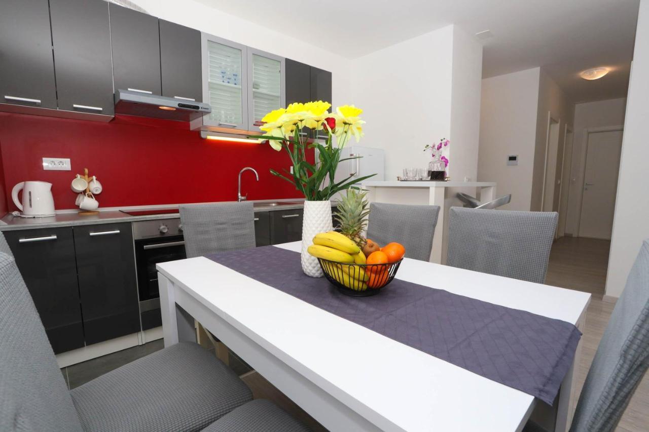 Apartman Petra Makarska Esterno foto