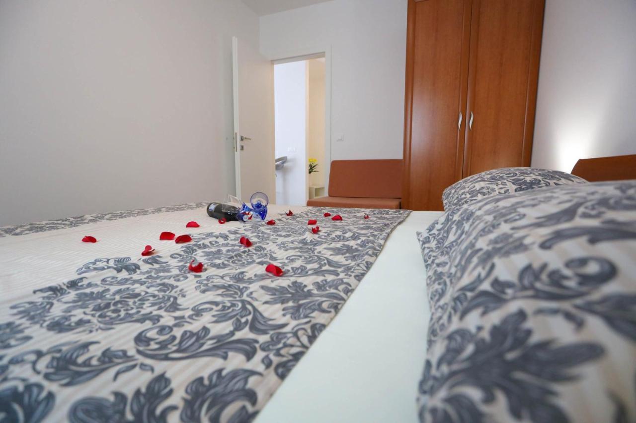 Apartman Petra Makarska Esterno foto