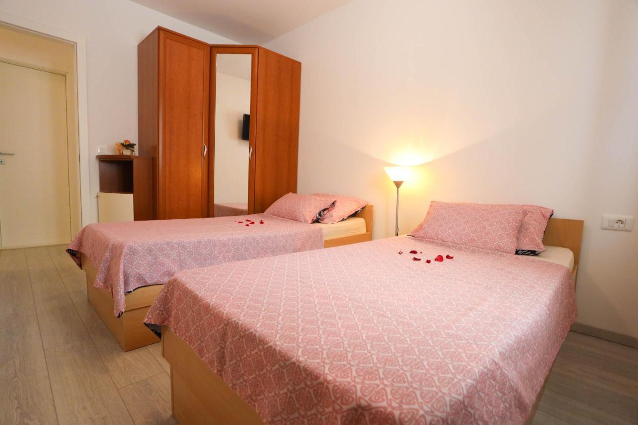Apartman Petra Makarska Esterno foto