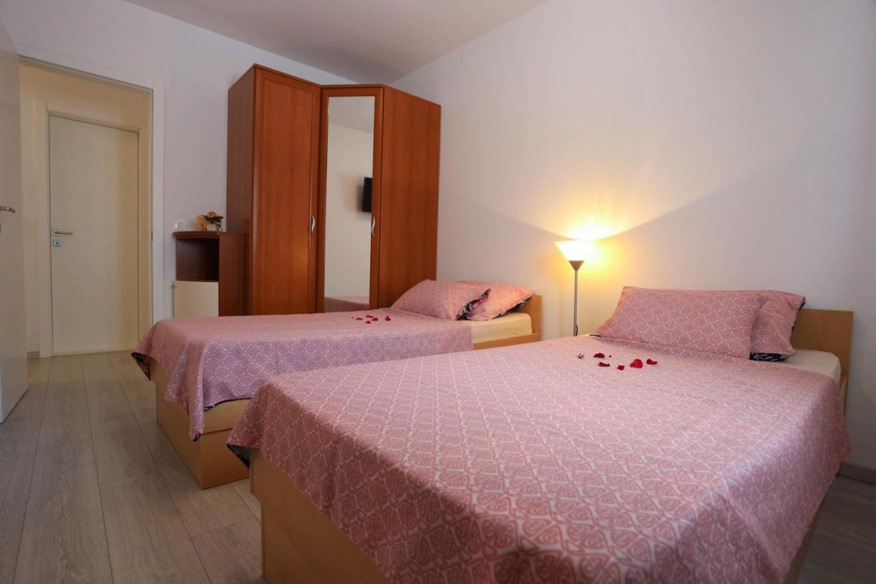 Apartman Petra Makarska Esterno foto